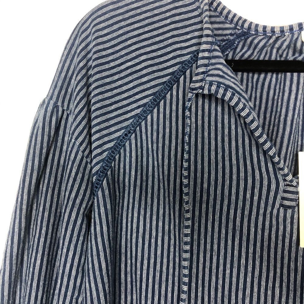 Universal Thread Striped Blouse - Picture 9 of 9